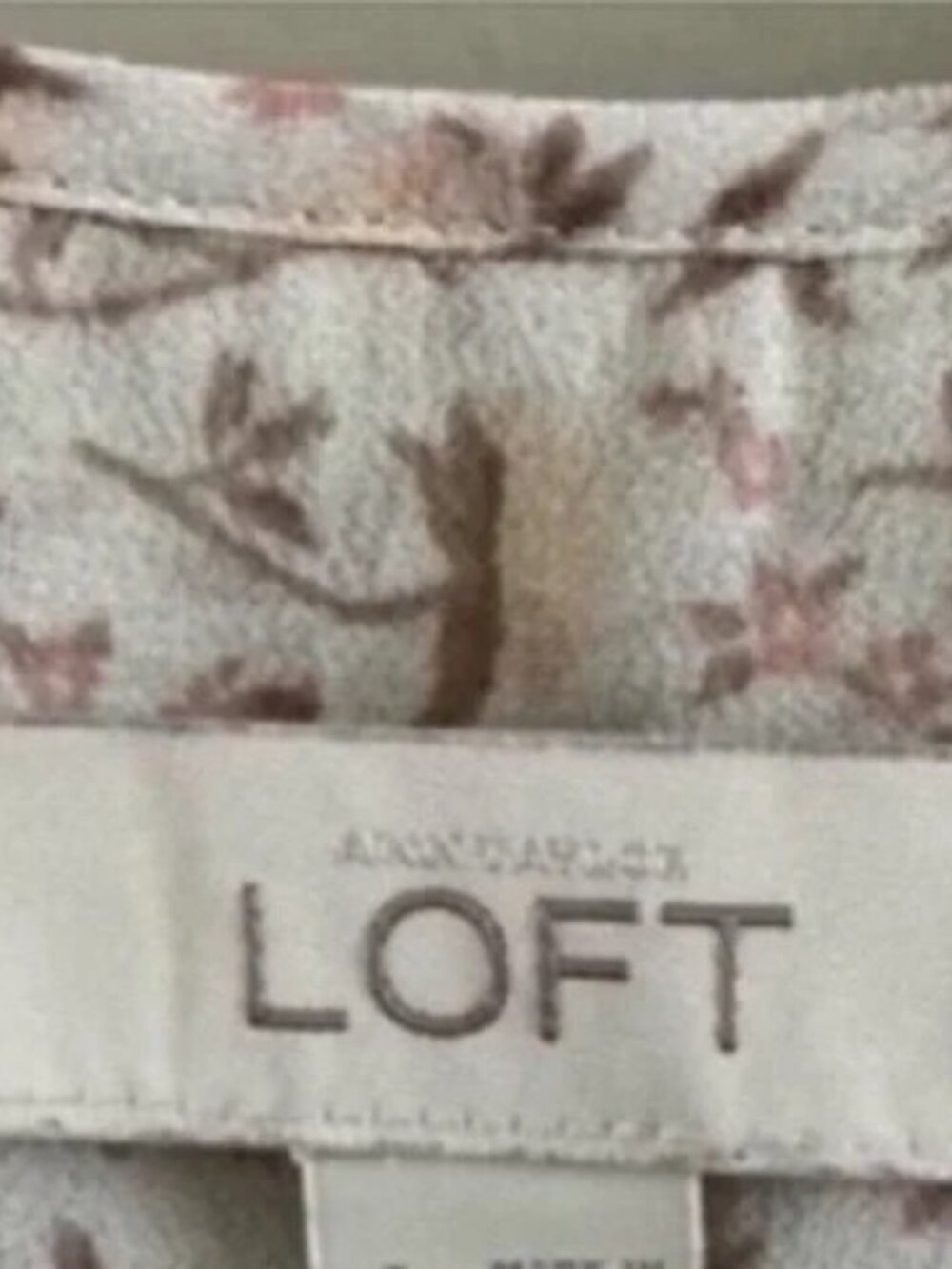 LOFT Short Sleeve Sheer Floral Blouse Top Pintuck Accents Tie Neckline - Picture 4 of 7